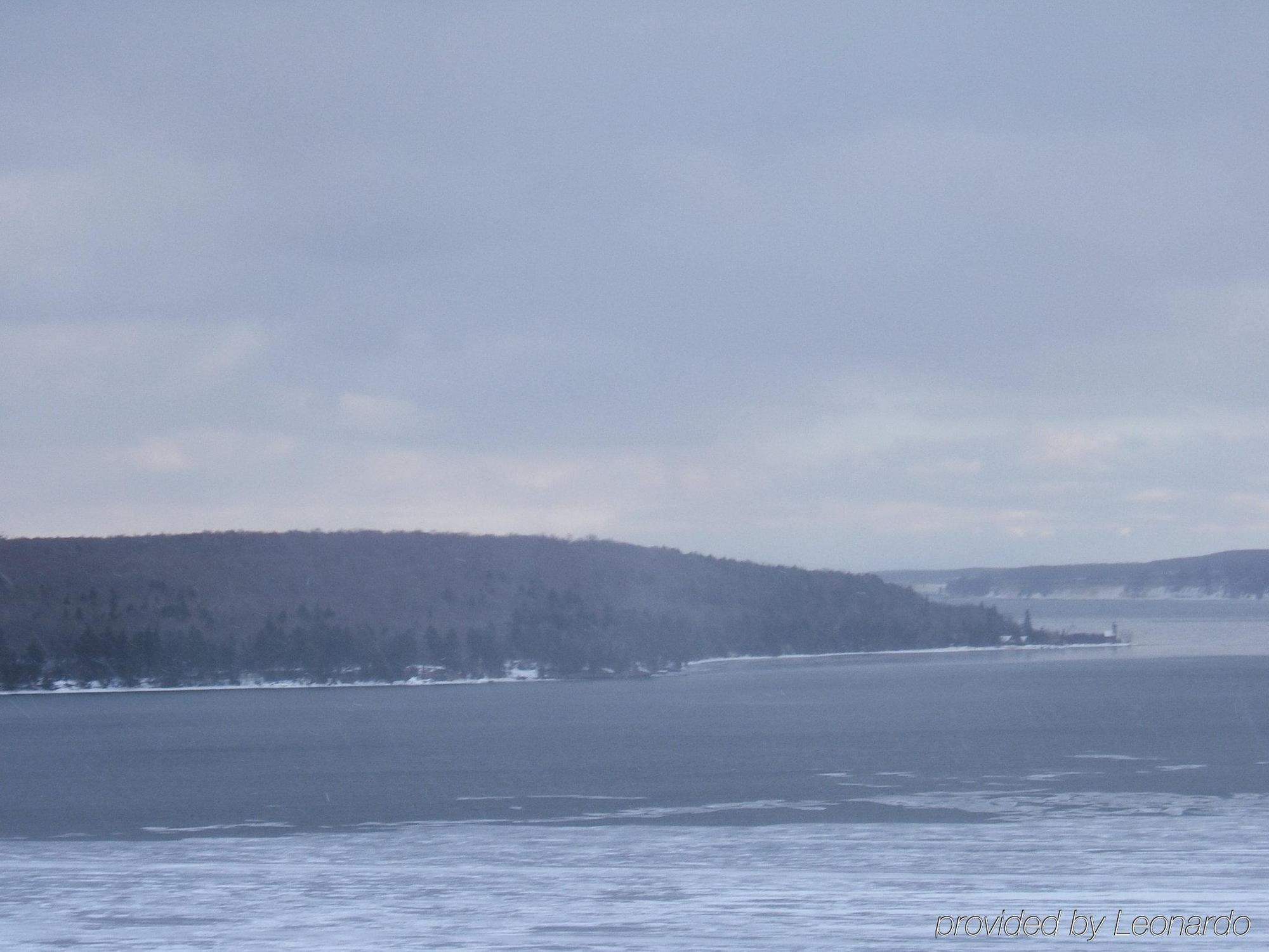 Holiday Inn Express Munising-Lakeview, An Ihg Hotel Kültér fotó